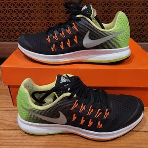 Lightly used Nike Zoom Pegasus 5.5Y